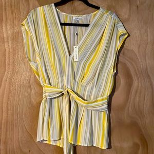 Max Studio striped yellow and grey blouse 👀🤩